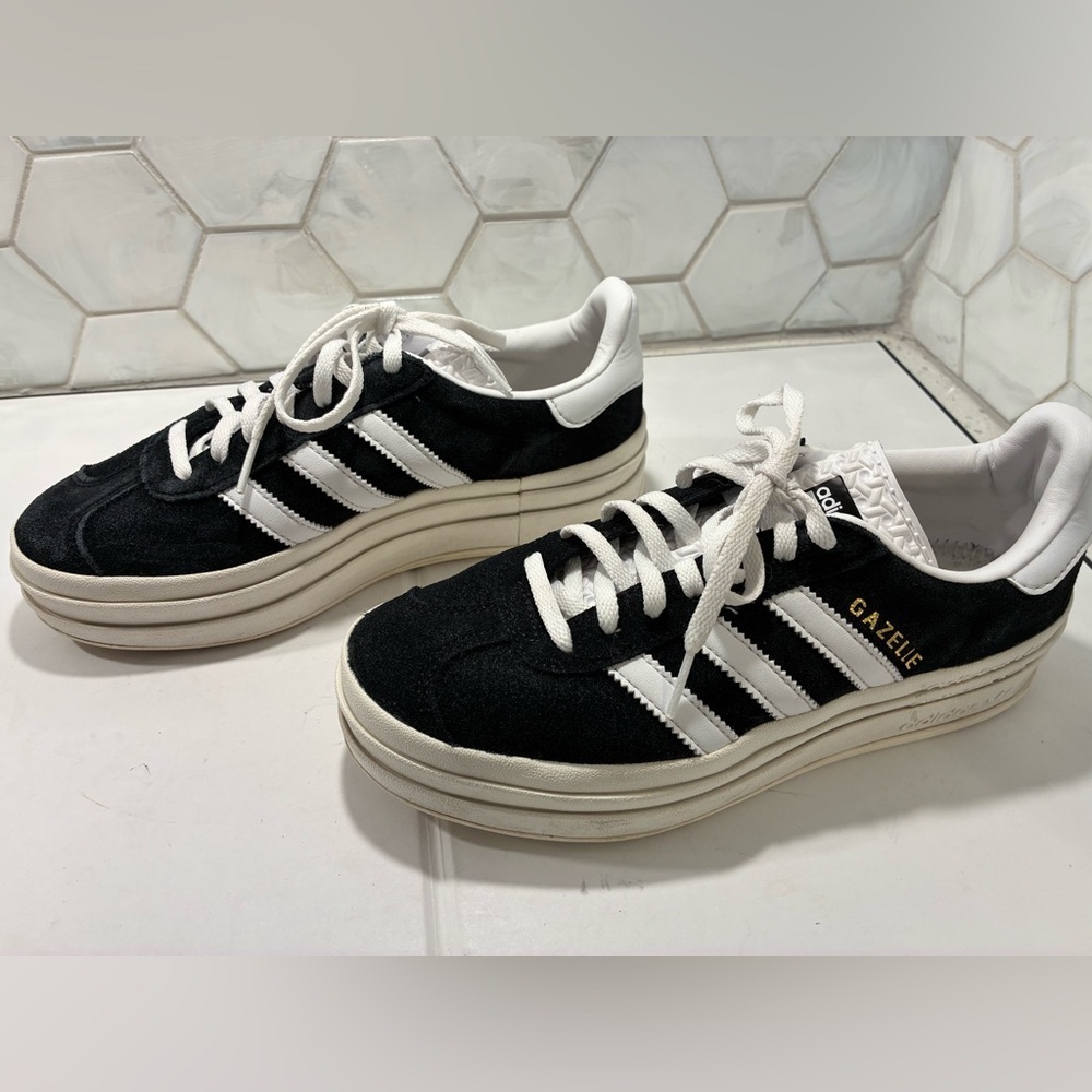 Adidas Woman’s Gazelle Bold Black Suede & White Sneakers Size 6 Lace Closure